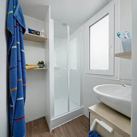 ホリデーパーク Albatross Mobile Homes On Bijela Uvala 4*
